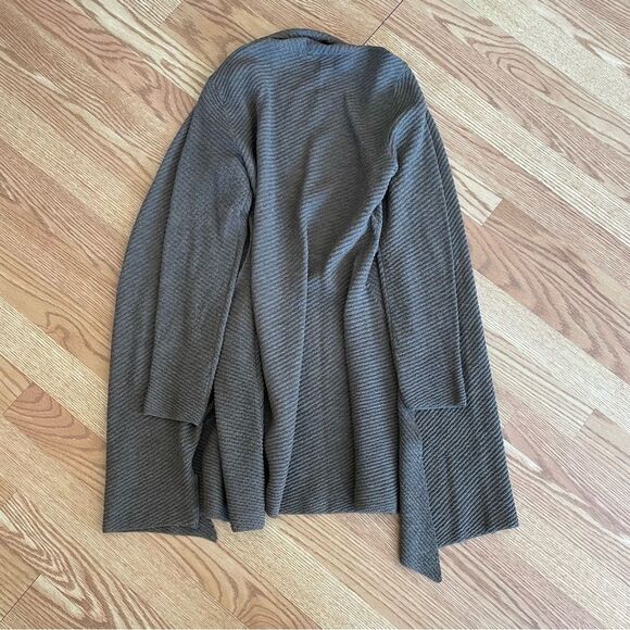 EILEEN FISHER- 100% Wool Light Brown Tapered Sweater Size Small - Picture 8 of 8